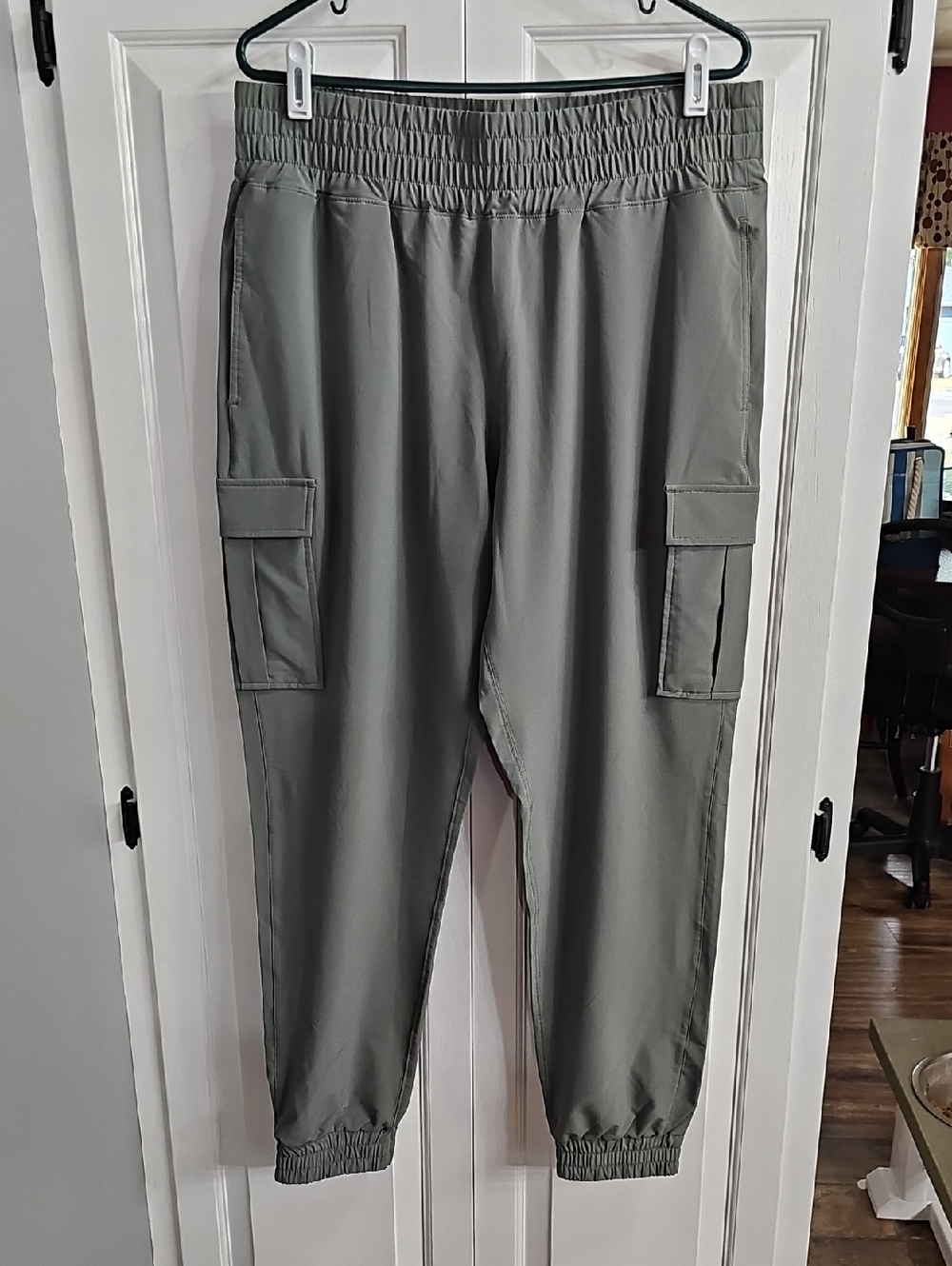 Women's Cargo Jogger Pants - Olive Green